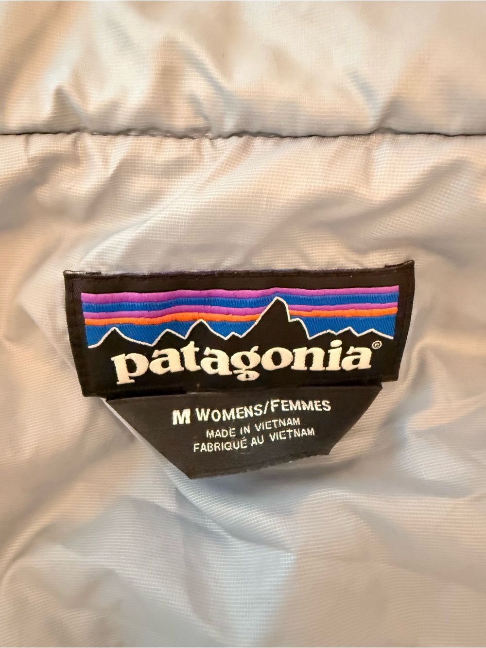 Patagonia Women's Pale Blue Quilted Puffer Jacket - Picture 5 of 9